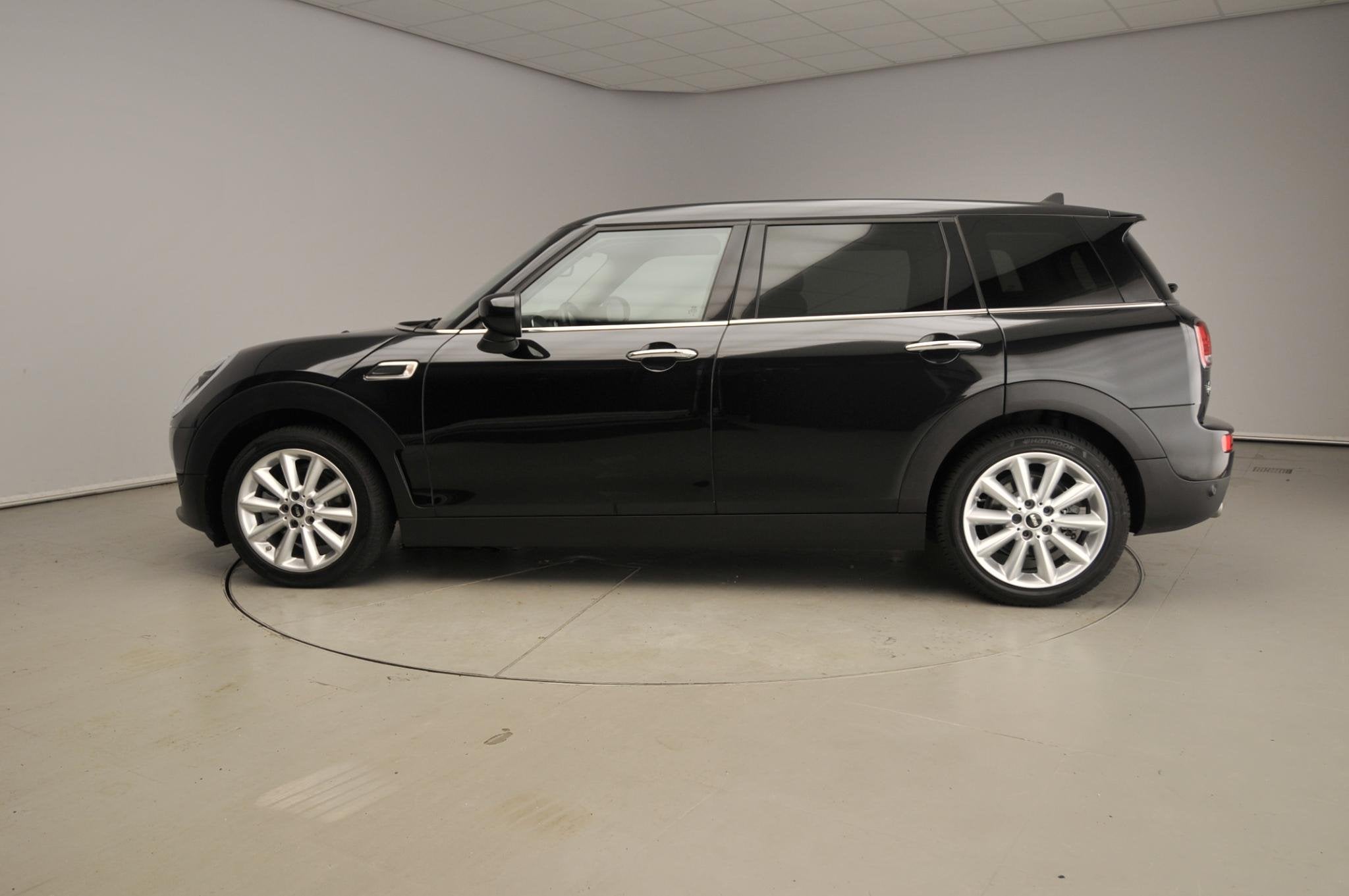 MINI Clubman 1.5 Cooper | LED | Navigatie | Sportstoelen | S, Gebruikt, Zwart, Origineel Nederlands, Automatische klimaatregeling