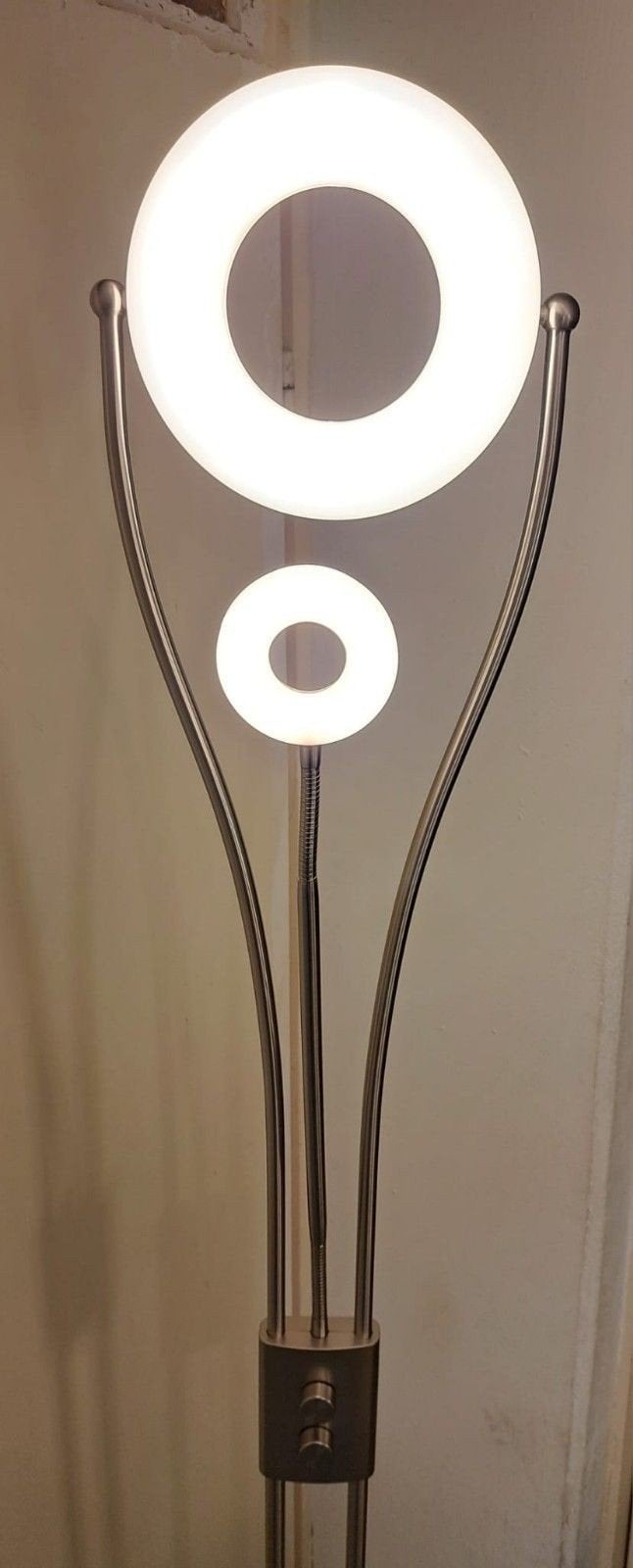 Moderne LED Vloerlamp Rennes Metaal  Chroom deze moderne, Ophalen, Zo goed als nieuw, Metaal, 150 tot 200 cm