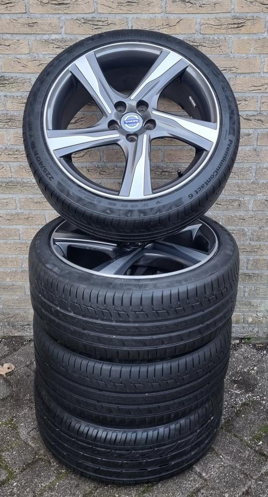 Originele Volvo Ixion Velgen met Zomerbanden 225/40/18, Auto-onderdelen, Banden en Velgen, Banden en Velgen, Zomerbanden, 18 inch