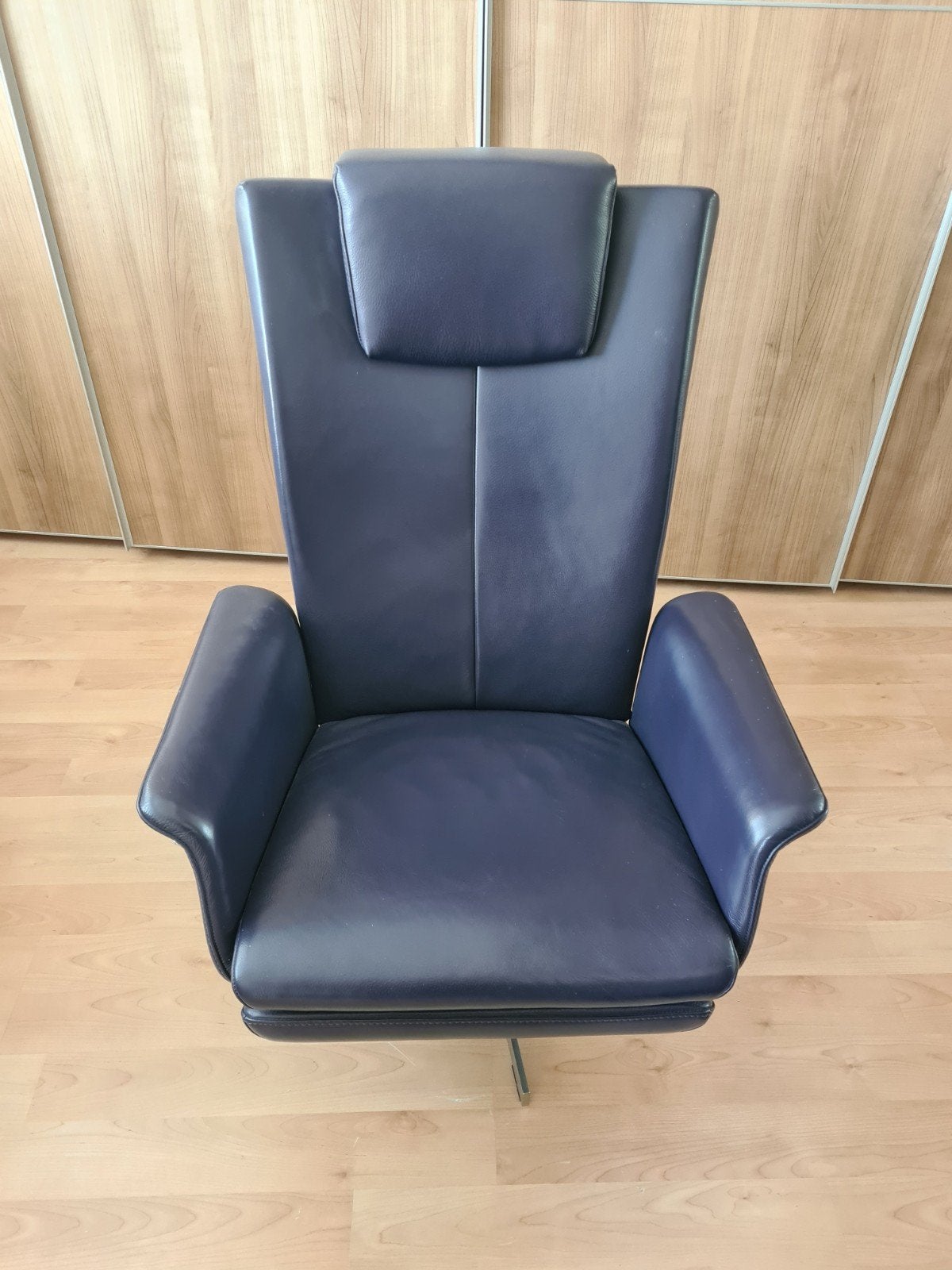 Design lederen relaxfauteuil – violet met zilveren kruispoot, Ophalen, Overige kleuren, Post modern, Zo goed als nieuw