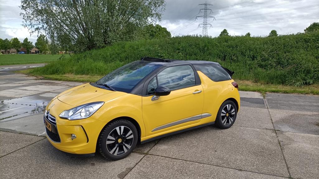 Citroën DS3 1.2 VTI Cabrio 2013 Geel, Auto's, Citroën, Bedrijf, DS3, ABS, Airbags, Airconditioning, Bluetooth, Centrale vergrendeling