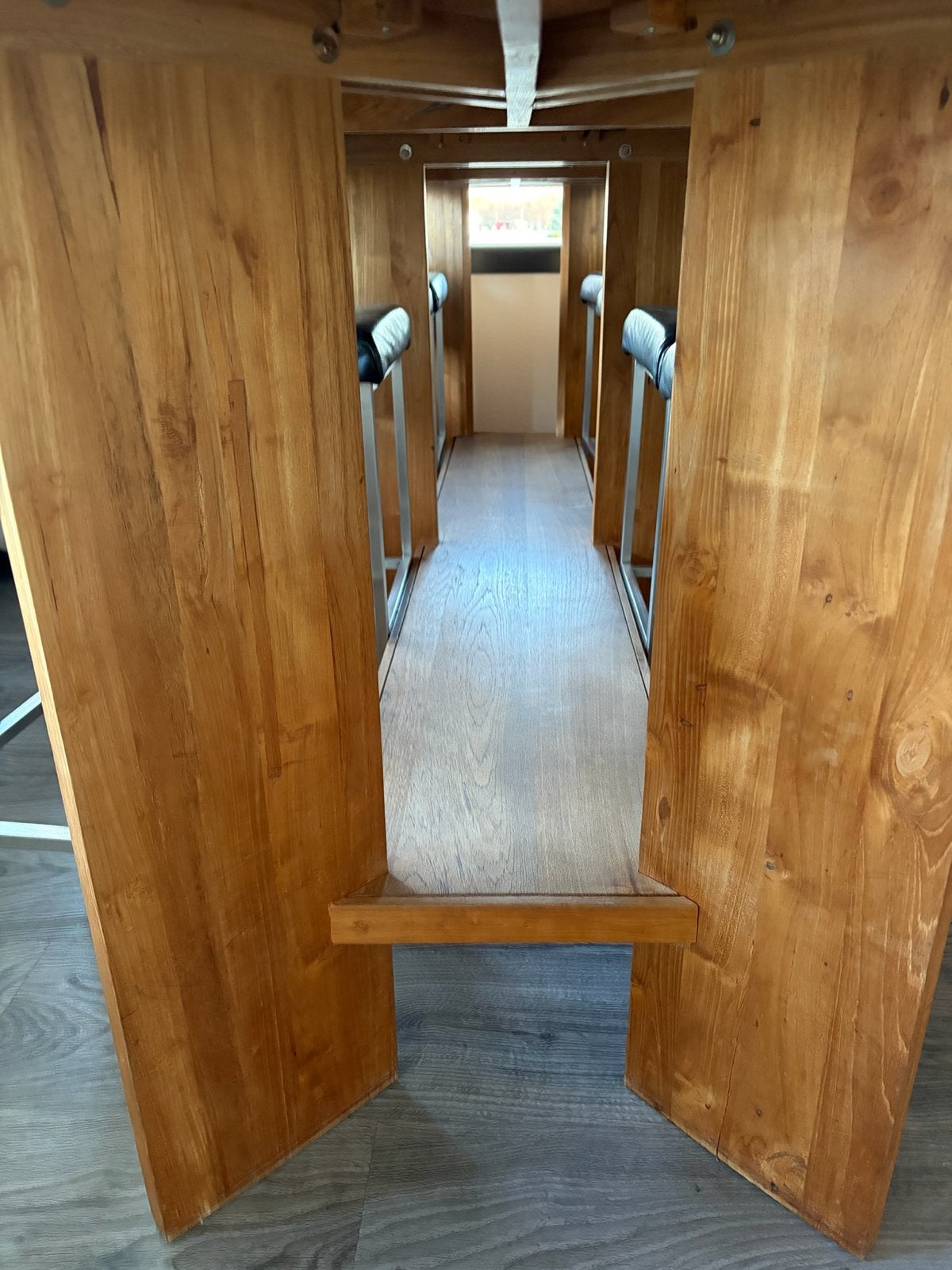 Hoge eettafel met 10 barkrukken - 300x101x111 cm, Huis en Inrichting, Ophalen, Gebruikt, 100 tot 150 cm, 200 cm of meer