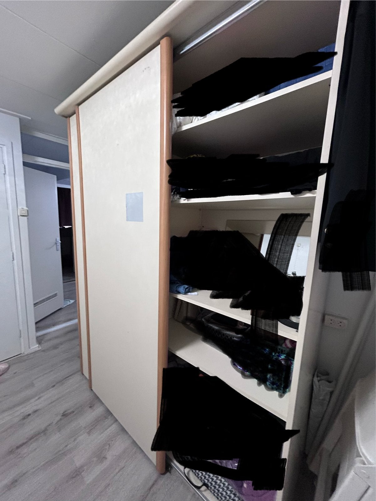 Stevige en hoge kledingkast - 220x175x62 cm, Huis en Inrichting, Ophalen, Gebruikt, 200 cm of meer, 150 tot 200 cm