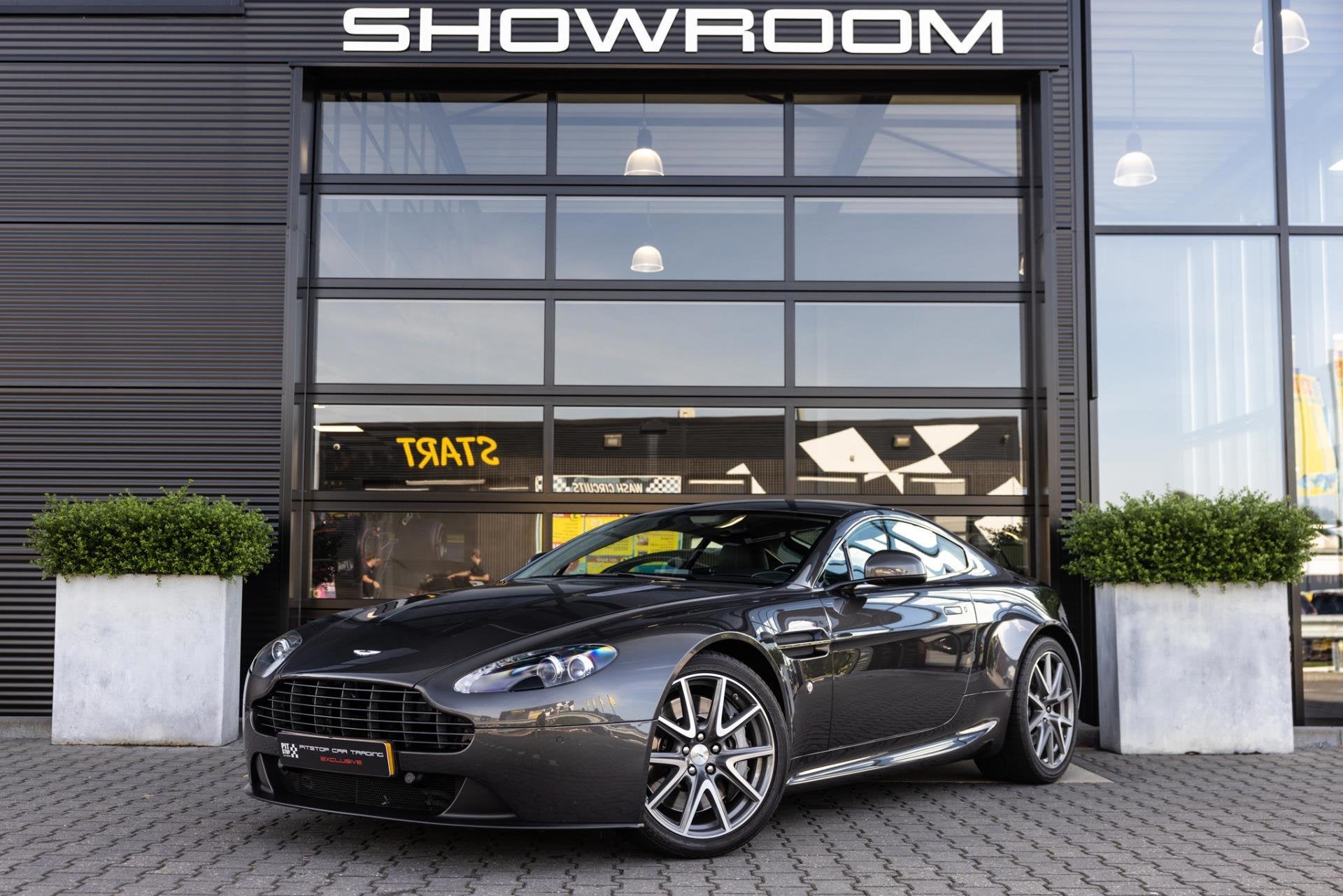 Aston Martin V8 Vantage 4.7 V8 Sportshift 426 PK, Kroymans O, Auto's, Aston Martin, Automaat, Achterwielaandrijving, Gebruikt