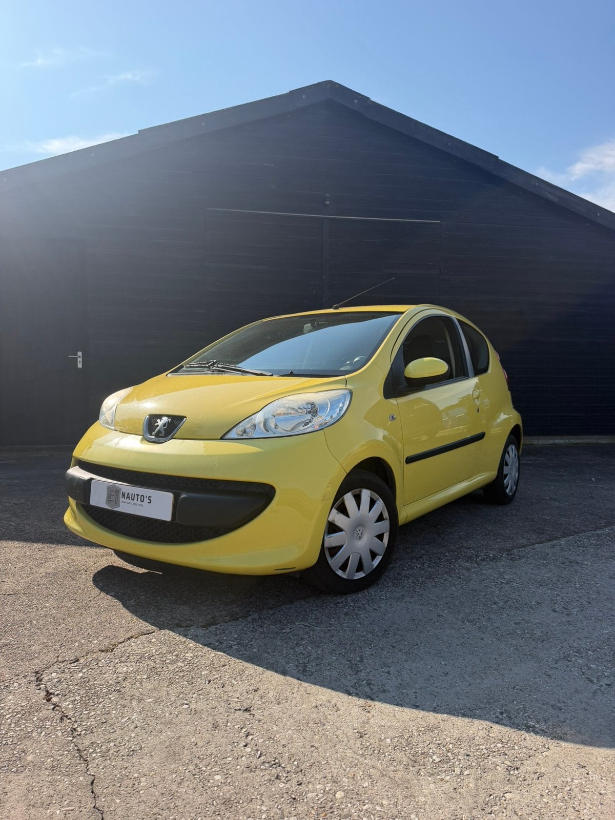 Peugeot 107 1.0 12V 3DR 2007 Geel, Voorwielaandrijving, Stof, 4 stoelen, 68 pk
