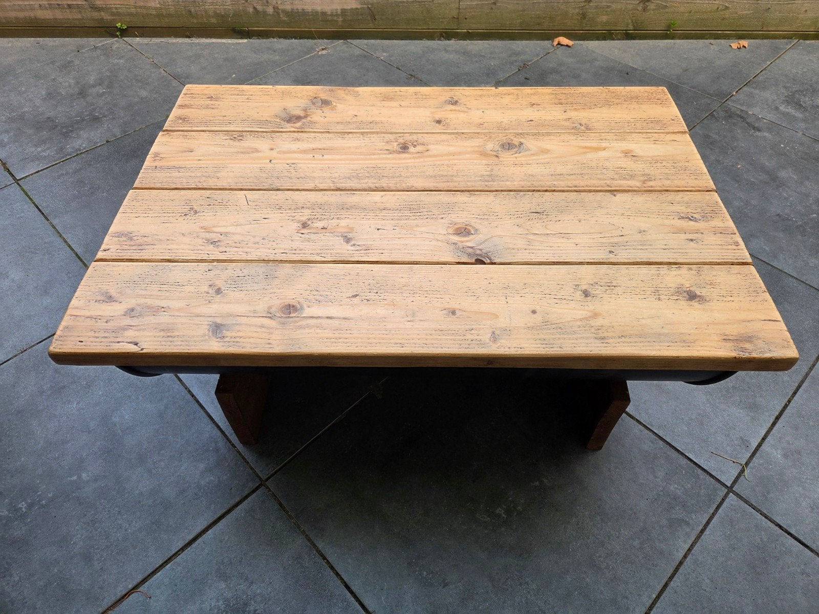 Unieke salontafel van olievat en hout, Gebruikt, 50 tot 100 cm, Industrieel, Landelijk, 50 tot 100 cm