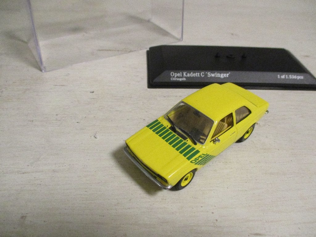 Minichamps Opel Kadett C Swinger Citrusgelb Schaal 1:43, Ophalen of Verzenden, Nieuw, Auto, MiniChamps