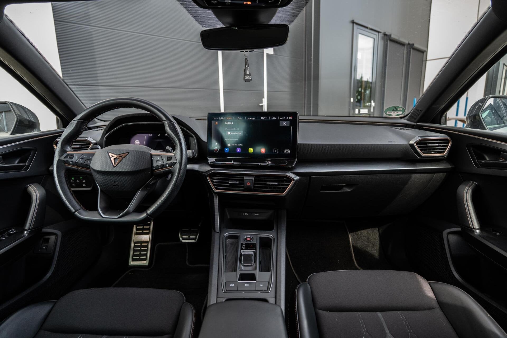 CUPRA Leon Sportstourer 2.0 TSI 245PK Camera|Sfeer|BOMVOL!, Auto's, 4 cilinders, Leon, Leder en Stof, Automatische klimaatregeling