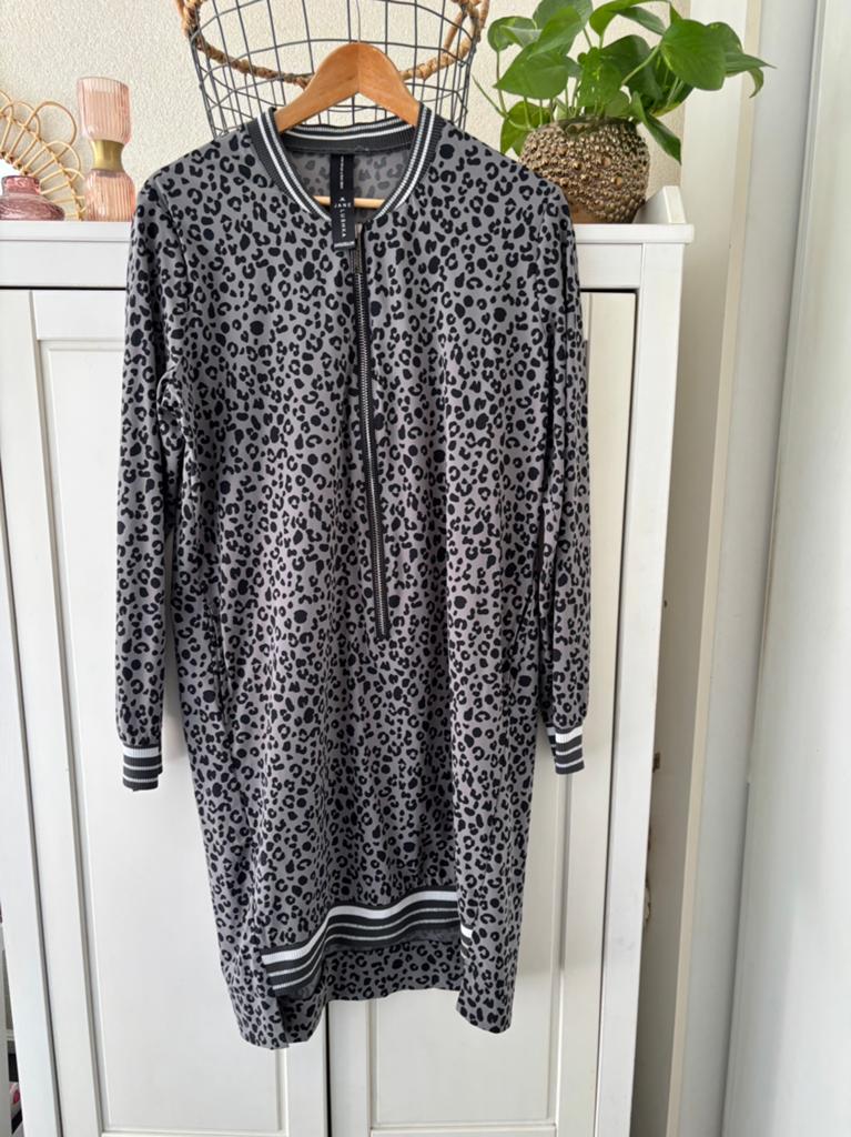 Jane Lushka travelstof jurk maat L, Kleding | Dames, Jurken, Maat 42/44 (L), Ophalen of Verzenden, Zo goed als nieuw, Grijs