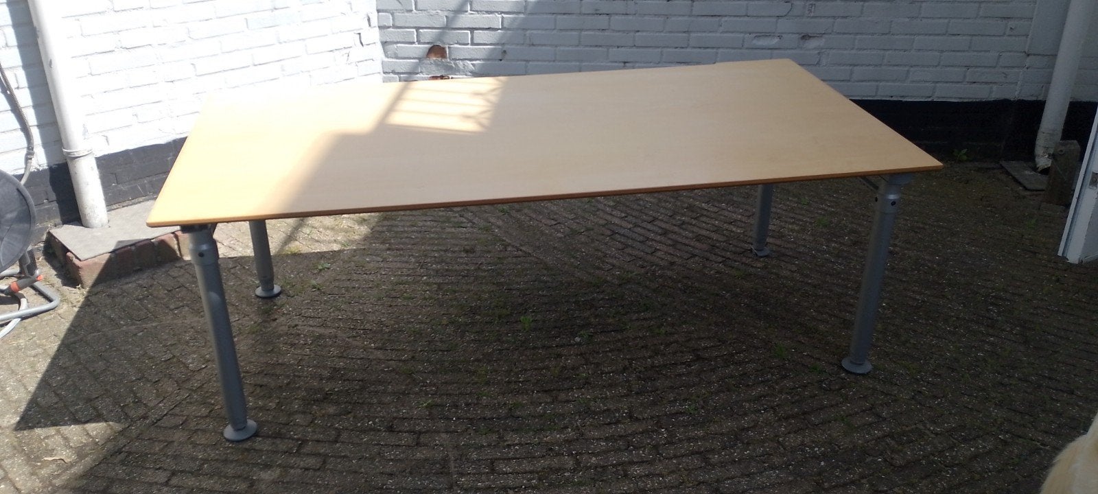 Verstelbaar bureau - ideaal voor thuiswerken, Huis en Inrichting, Ophalen, Gebruikt, Hout, In hoogte verstelbaar