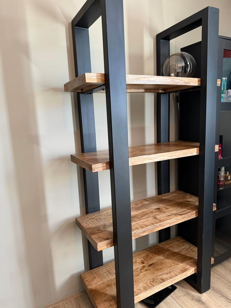 Groot stevig industrieel wandrek met houten planken, Ophalen, Met plank(en), Gebruikt, 50 tot 100 cm