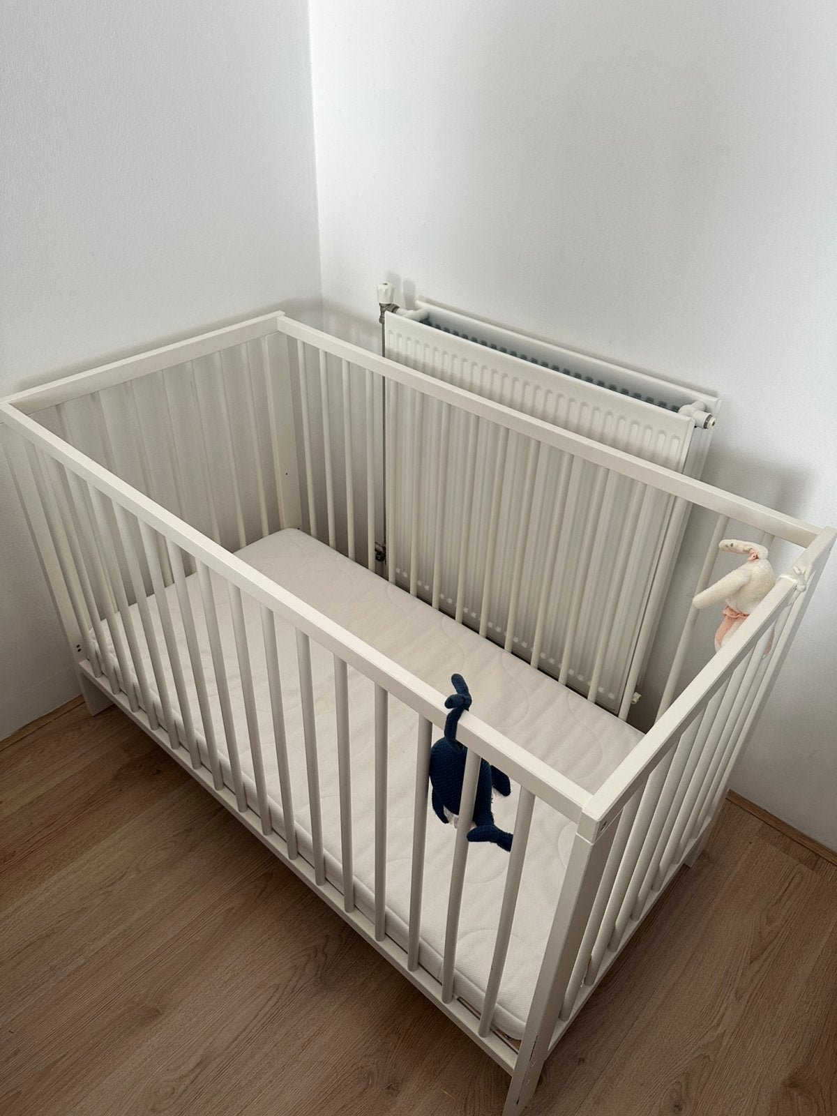 Babybed ledikant Gulliver & Matras, Kinderen en Baby's, Babywiegjes en Ledikanten, Ophalen, Zo goed als nieuw, Ledikant