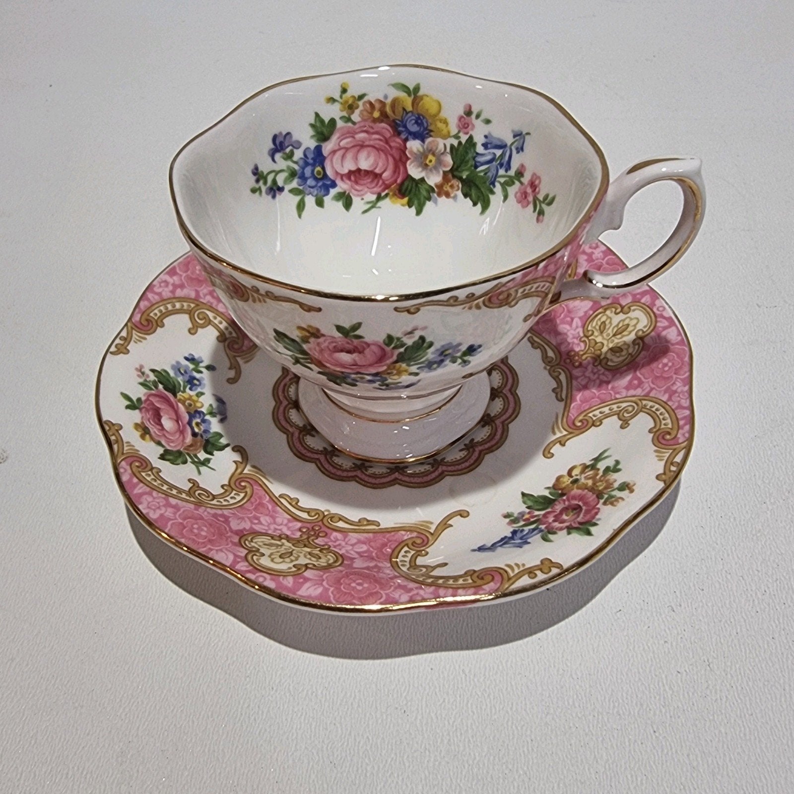 Royal Albert "Lady Carlyle" theekop en schotel, Ophalen of Verzenden