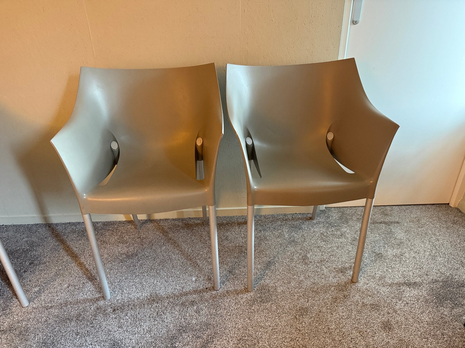 2 Kartell Philippe Starck Dr. No stoelen grijs, Huis en Inrichting, Stoelen, Ophalen, Kunststof, Gebruikt, Twee