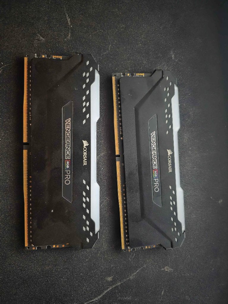 Corsair Vengeance RGB Pro 16GB (2x8GB) DDR4 RAM, Ophalen, DDR4, Zo goed als nieuw, Desktop