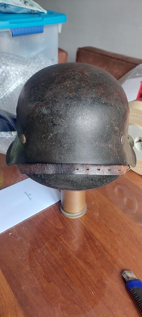 Duitse M42 helm - Tweede Wereldoorlog, Verzamelen, Militaria | Tweede Wereldoorlog, Ophalen of Verzenden, Duitsland, Helm of Baret