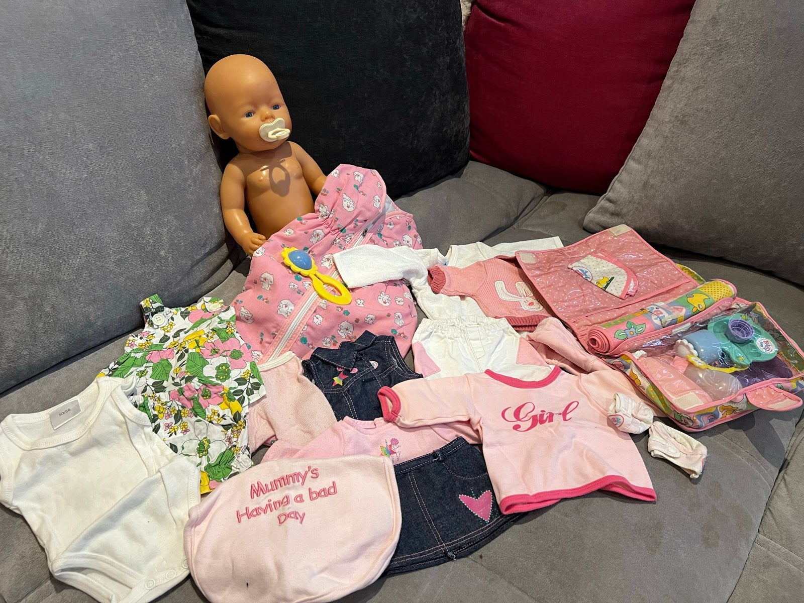 BABY born pop met kleding en accessoires, Kinderen en Baby's, Speelgoed | Poppen, Ophalen of Verzenden, Gebruikt, Babypop