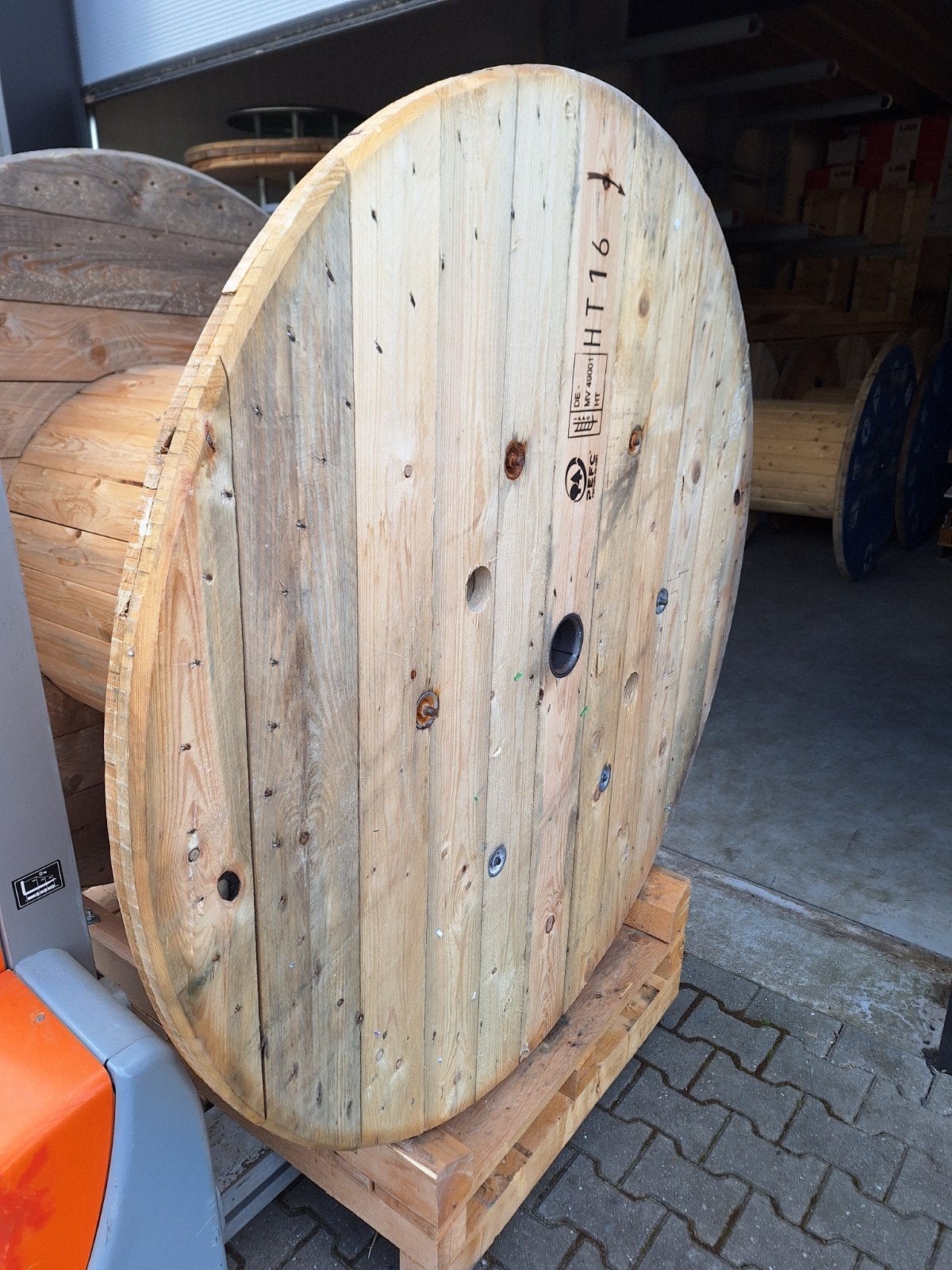 Statafel van grote haspel, Tuin en Terras, Tuintafels, Ophalen, Rond, Hout