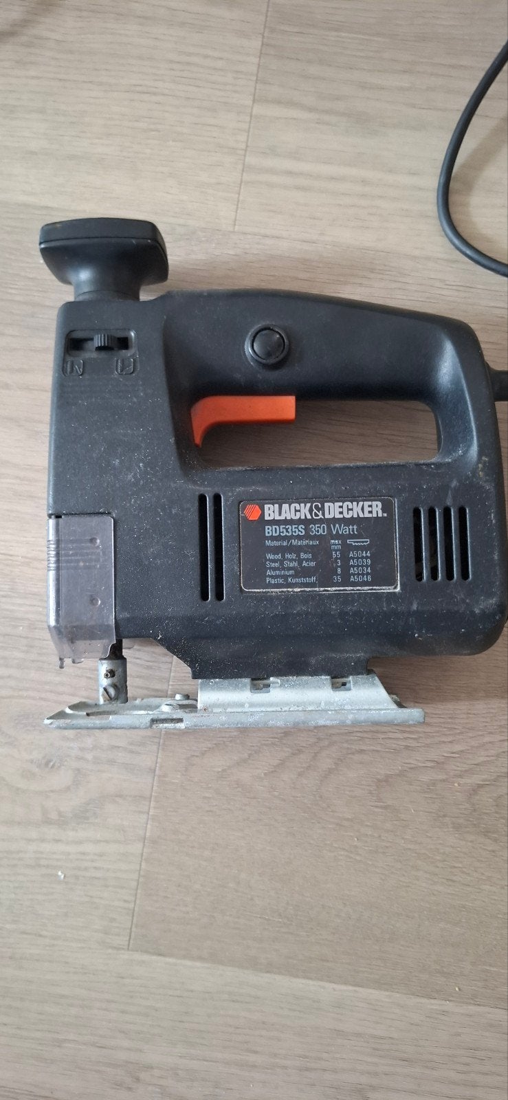 Vintage Black en Decker BD535S decoupeerzaag, Doe-het-zelf en Verbouw, Gereedschap | Schuurmachines, Ophalen, Gebruikt, Minder dan 600 watt