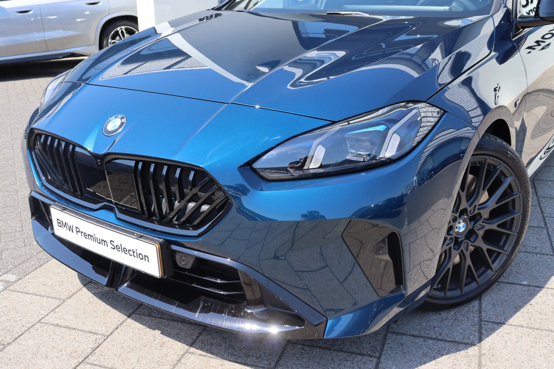 BMW 1 Serie 120 M Sport Automaat / Trekhaak / Panoramadak /, Dealer onderhouden, 156 pk, Met garantie (alle), Blauw