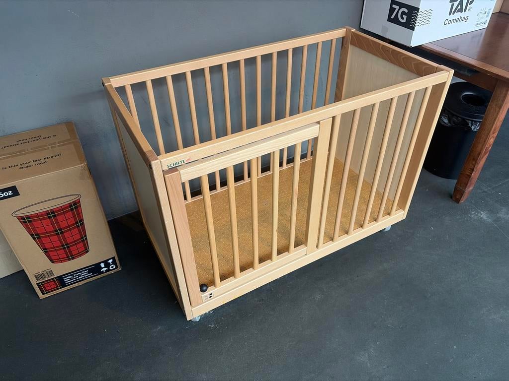 houten Baby box/bedje Nieuw!(showroommodel) 60x115x90CM, Kinderen en Baby's, Boxen, Ophalen, Zo goed als nieuw, Rechthoekig, Wieltjes