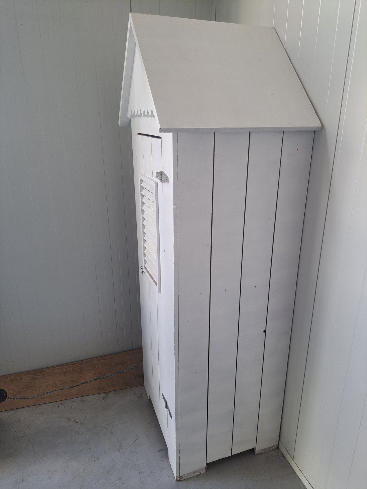Witte opbergkast met luikdeur - 178x60x50 cm, Huis en Inrichting, Kasten | Overige, Ophalen, Gebruikt