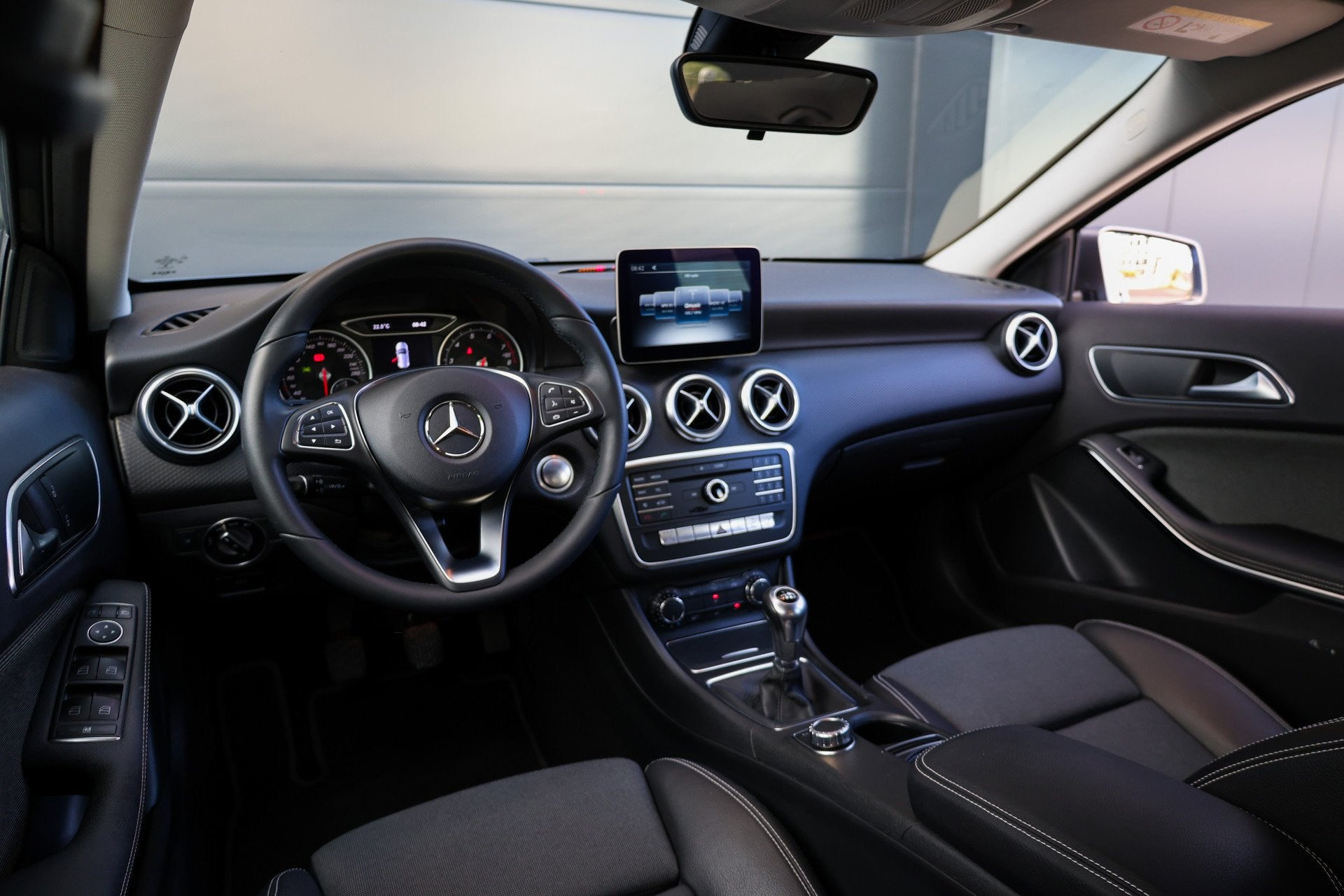 Mercedes-Benz A-Klasse 160 Ambition | NAP | DEALER ONDH | ST, Auto's, Voorwielaandrijving, Stof, Gebruikt, 4 cilinders