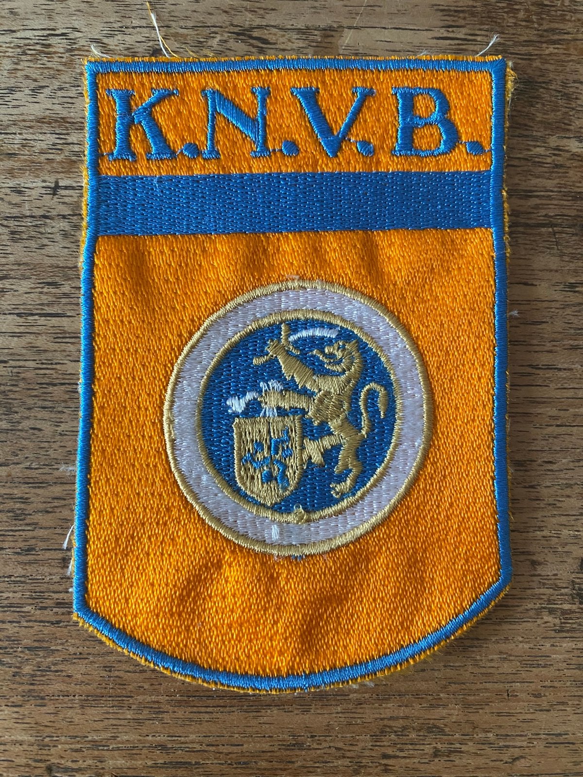 Oude KNVB scheidsrechters-patch/embleem/logo, Ophalen of Verzenden, Overige binnenlandse clubs, Vaantje of Sjaal