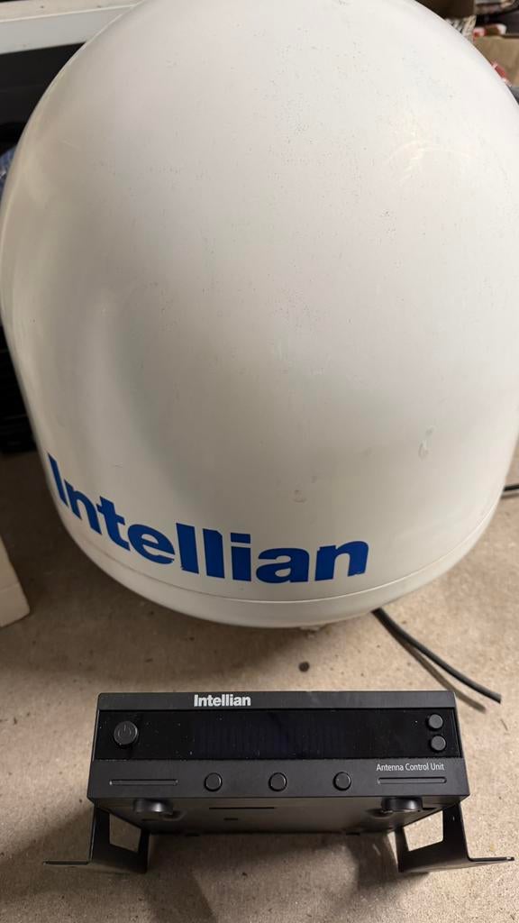 Intellian, Watersport en Boten, Ophalen of Verzenden, Gebruikt