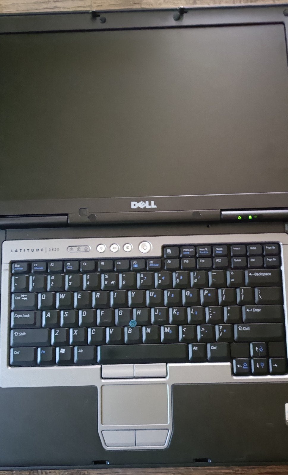 Dell Latitude D820 – start op XP voor herstel /onderdelen 🔧, Ophalen, Dell D820