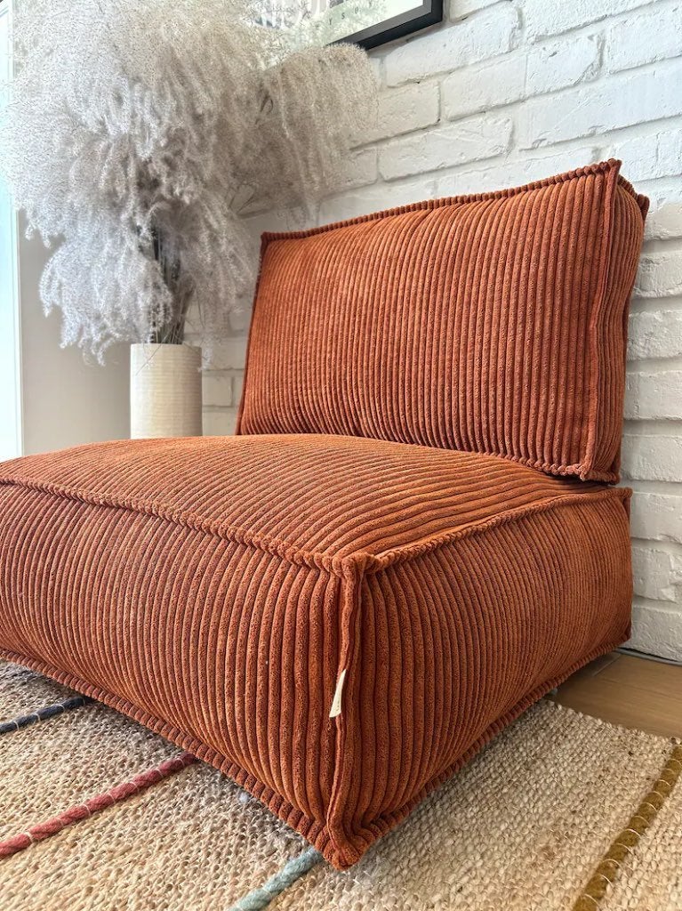 Comfortabel oranje ribfluwelen vloerkussen, Ophalen, Eenpersoons, Minder dan 75 cm, Zo goed als nieuw