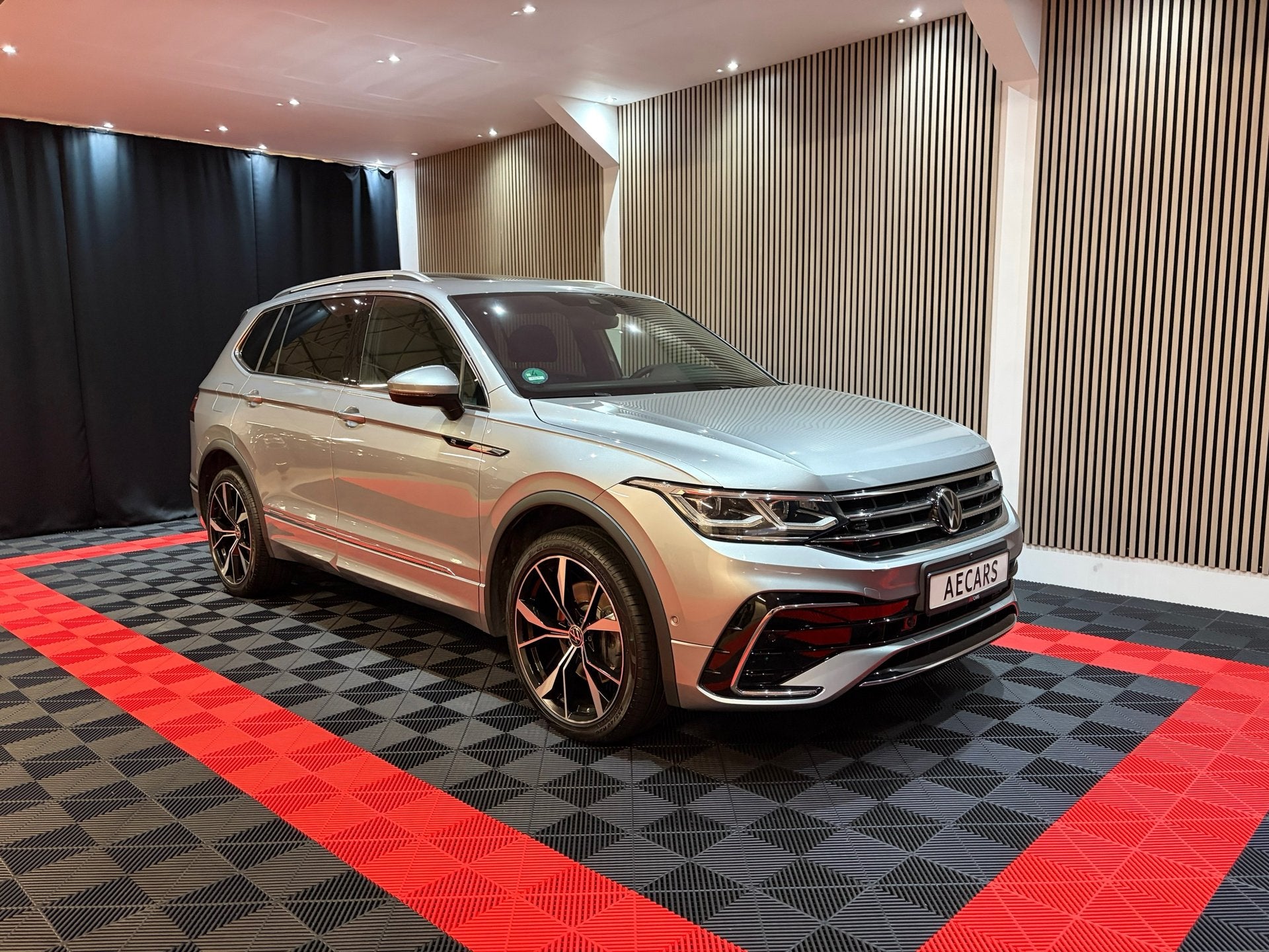 Volkswagen Tiguan Allspace VOLKSWAGEN TIGUAN ALLSPACE 2.0 TS, Auto's, Automaat, Dealer onderhouden, 15 km/l, Gebruikt
