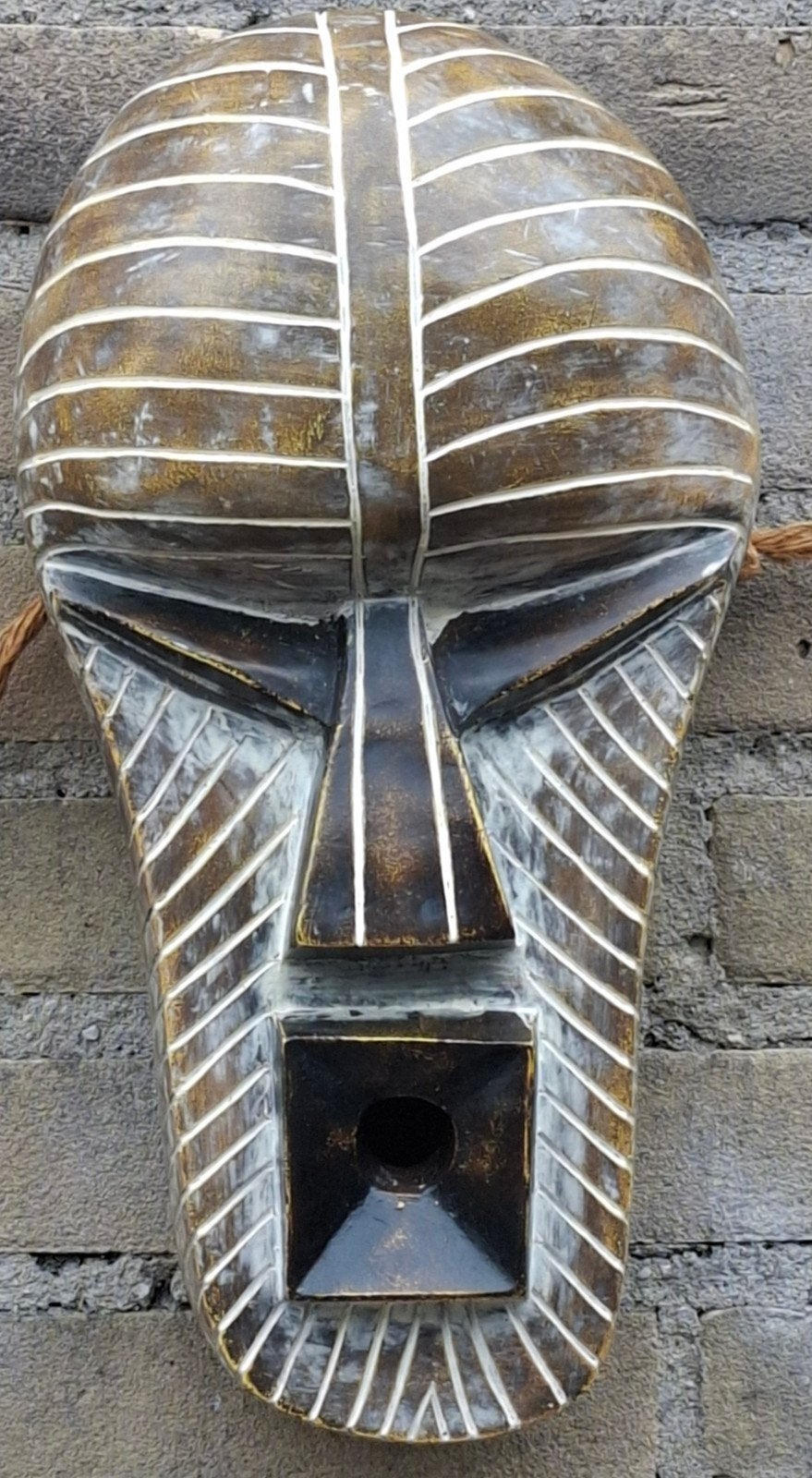 Masker .MAKONDE. Afrika. Houtsnijwerk. 18/34 cm., Ophalen