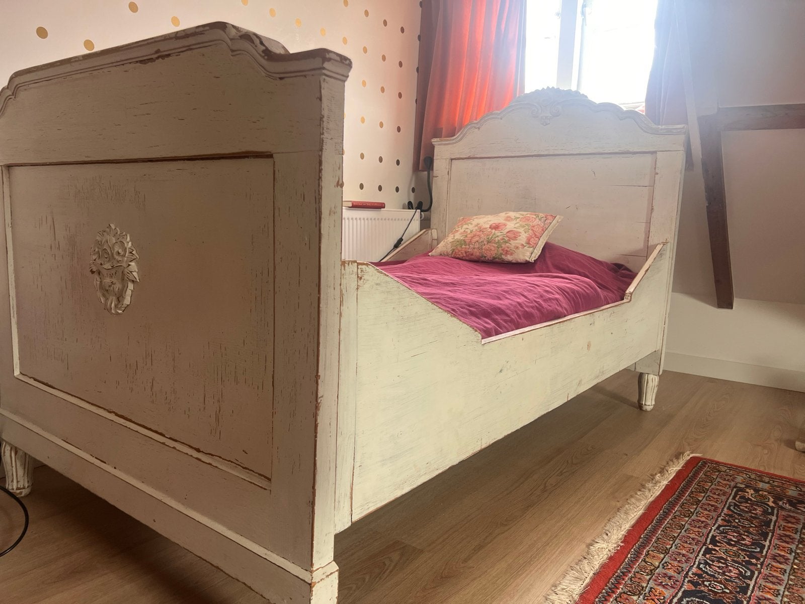 Vintage eenpersoonsbed gebroken wit (evt met matras), Ophalen, Gebruikt, 190 cm of minder, Crème