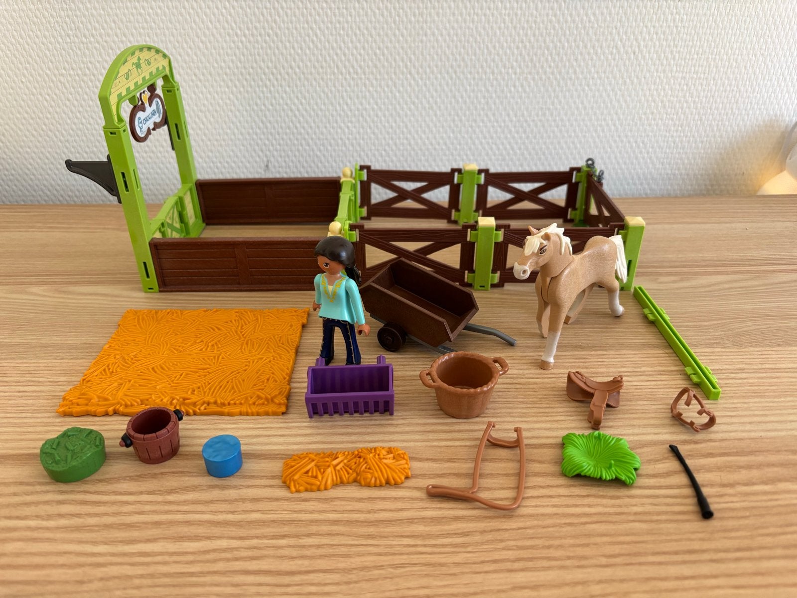 PLAYMOBIL Spirit set met paard en accessoires, Kinderen en Baby's, Ophalen of Verzenden, Zo goed als nieuw
