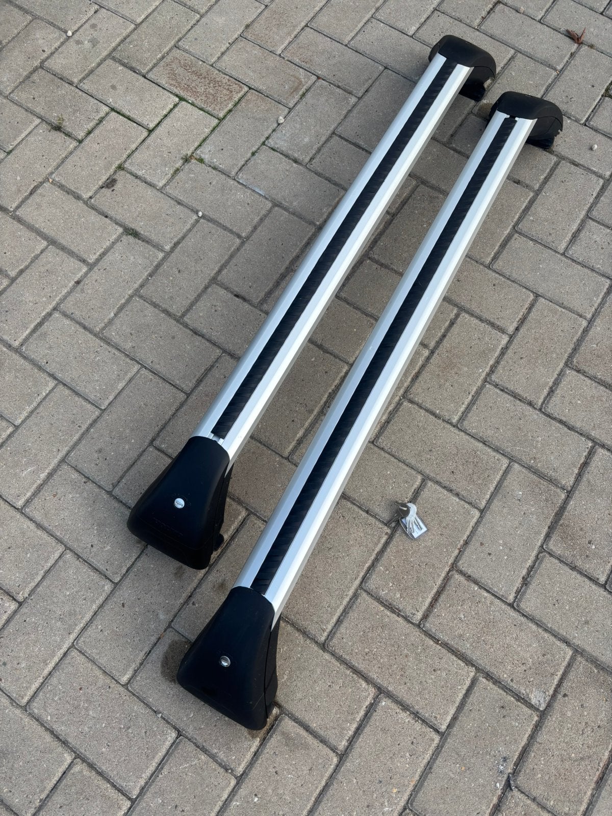 Dakdragers volvo v40 originele volvo dakdragers, Auto diversen, Dakdragers, Ophalen, Zo goed als nieuw