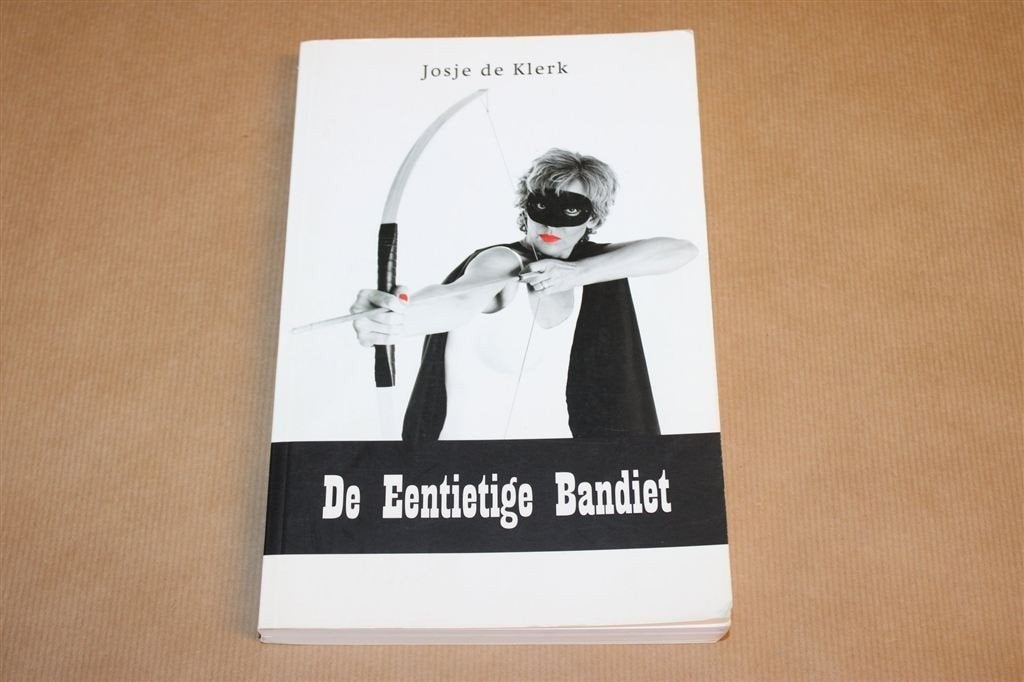 De Eentietige Bandiet — Leven met Borstkanker Memoir, Ophalen of Verzenden, Gelezen