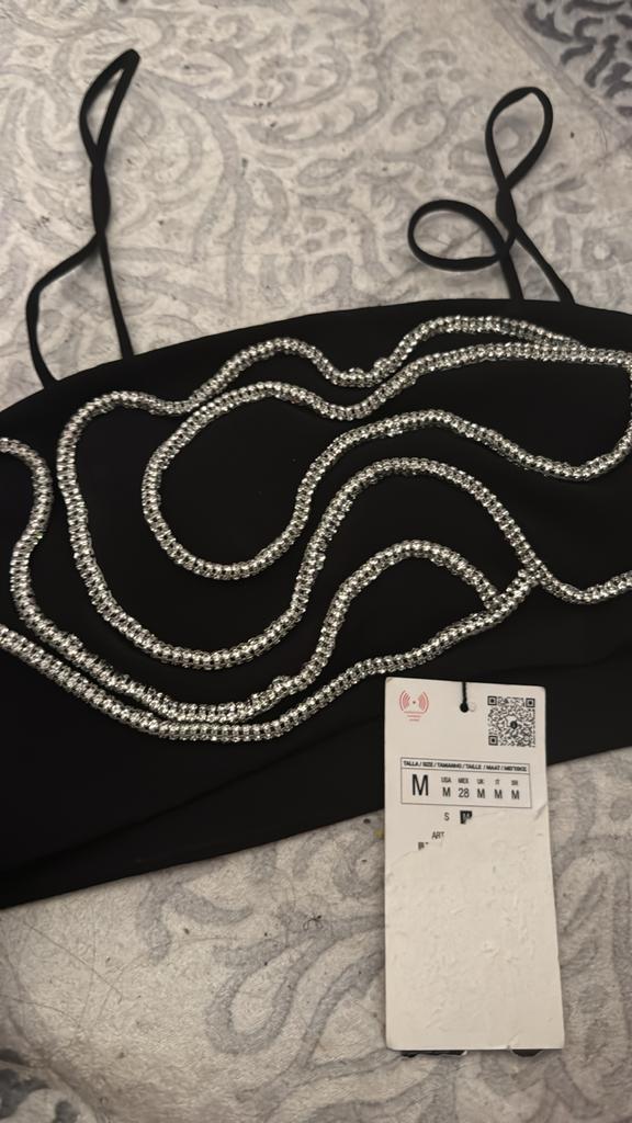 Zwart dames topje met strass steentjes - Zara, Kleding | Dames, Tops, Maat 38/40 (M), Zwart, Nieuw, Ophalen of Verzenden