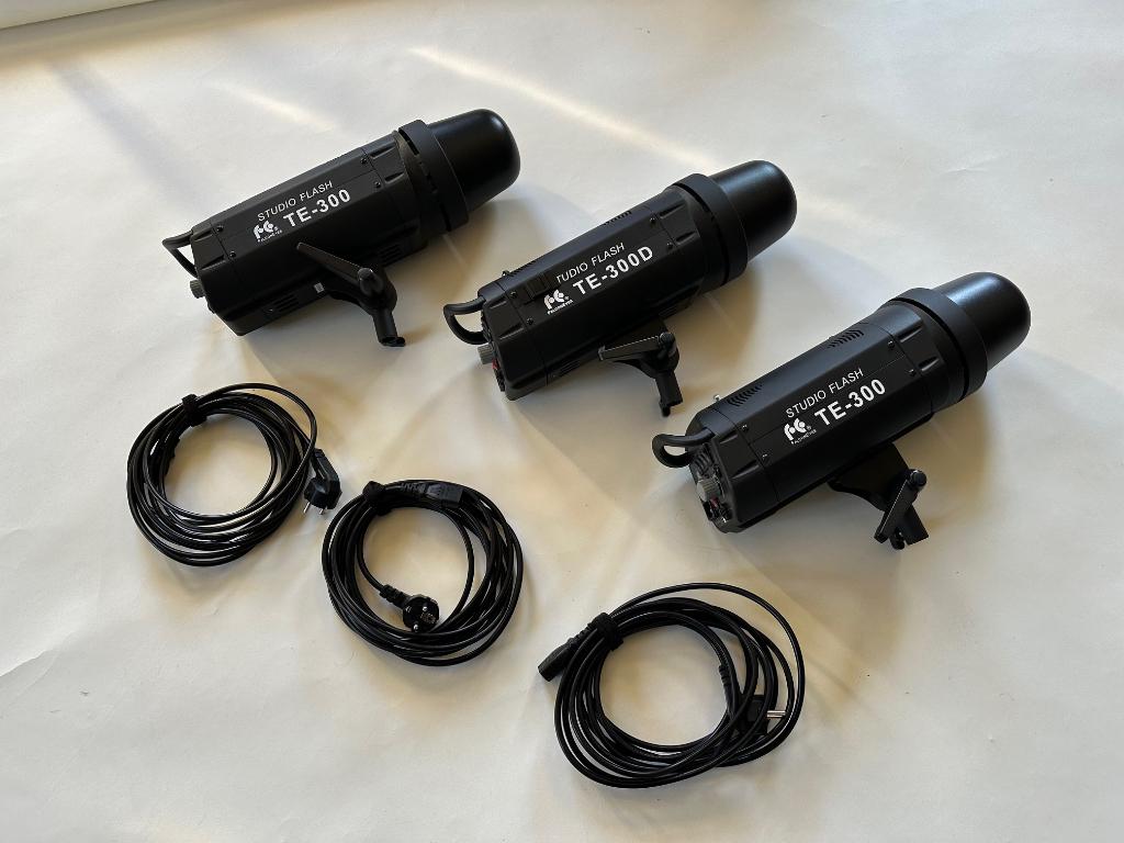 Falcon eyes studio flitsers met accessoires, Ophalen, Gebruikt, Lamp of Flitsset