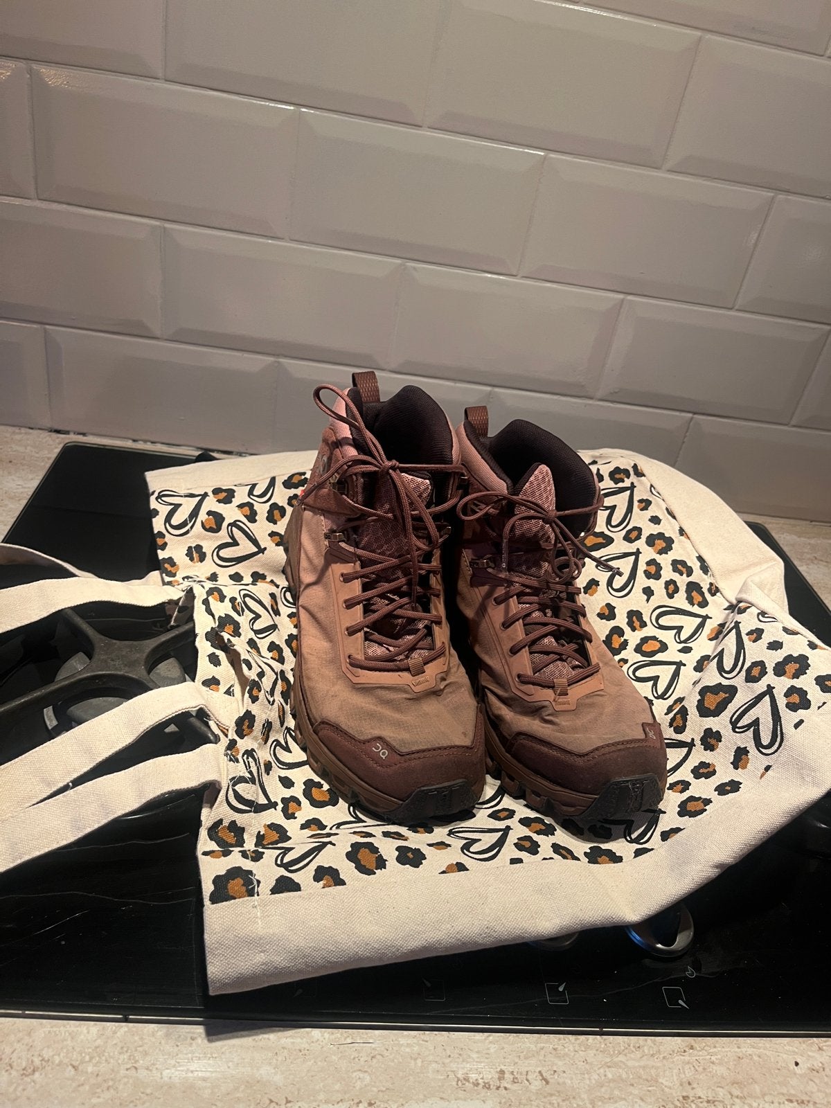 On Cloudridge Dames Wandelschoenen - Mocha/Pebble - EU 40, Verzenden, Gebruikt, Schoenen