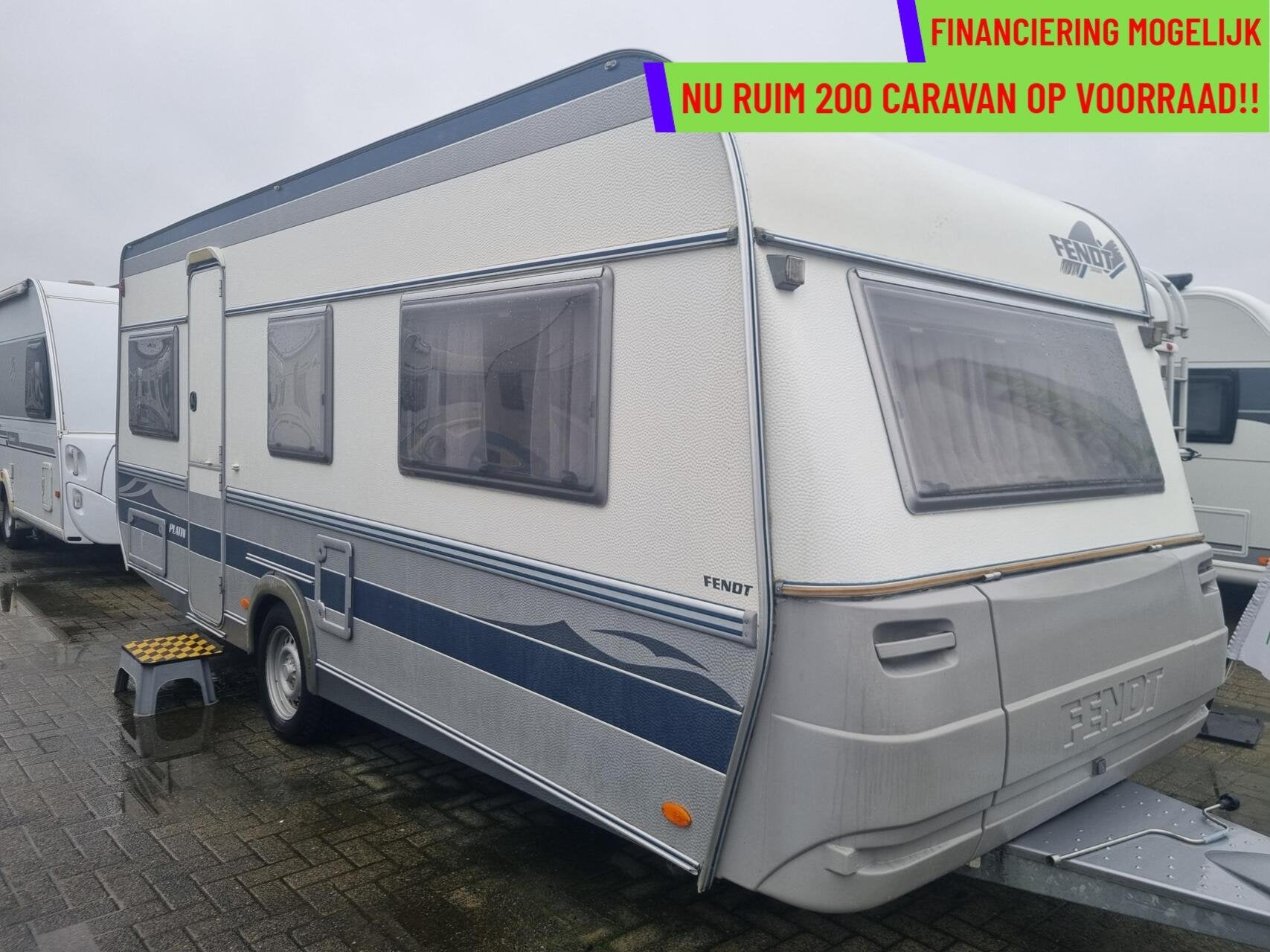 FENDT PLATIN 530 ENKELE BEDDEN + VOORTENT +LUIFEL +MAGNETRON, Caravans en Kamperen, Rondzit, 7 tot 8 meter, Bedrijf, Fendt