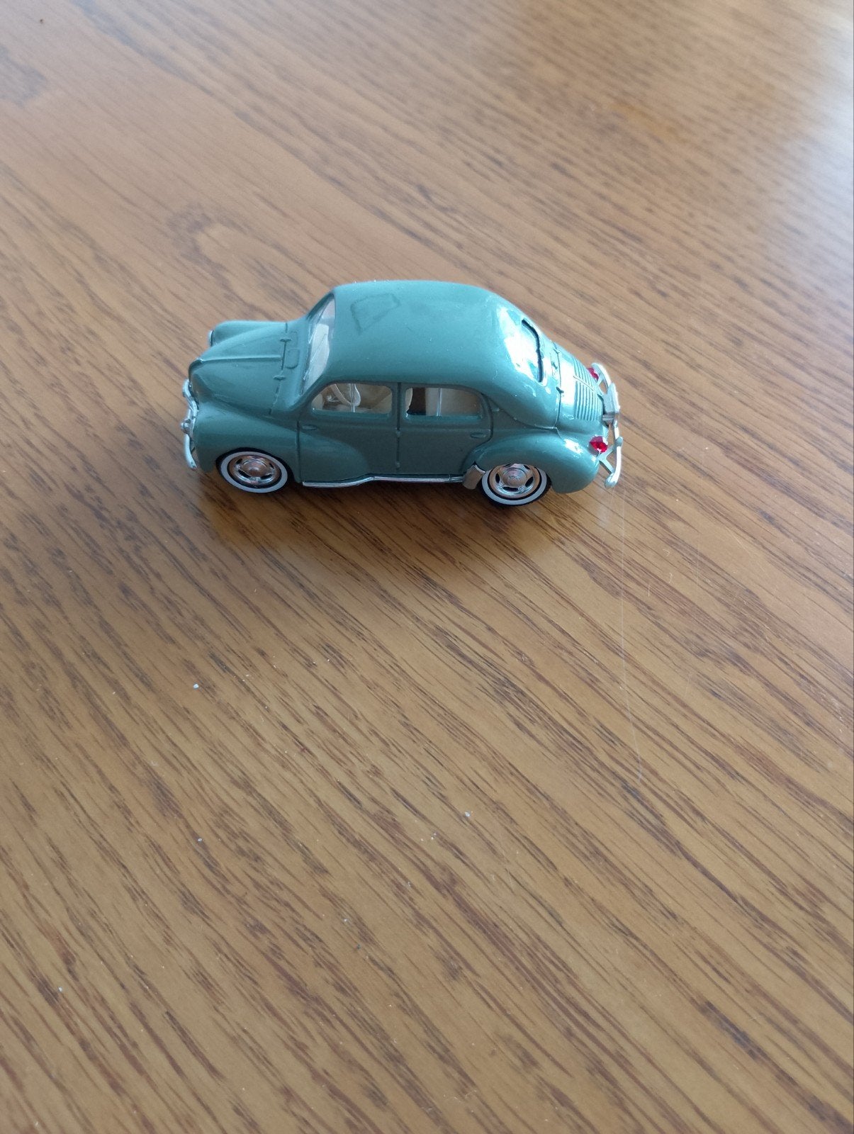 Solido Renault 4 CV - Groen modelauto 1/43 Alleen ophalen, Hobby en Vrije tijd, Modelauto's | 1:43, Ophalen, Gebruikt, Auto, Solido