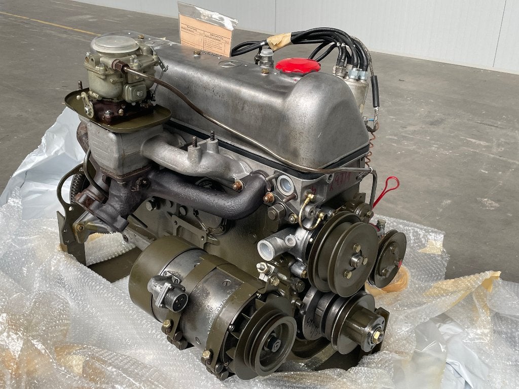 NIEUW Mercedes Ponton M180.928 Motor M180 Unimog W180, Auto-onderdelen, Ophalen, Nieuw, Mercedes-Benz
