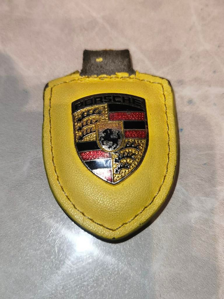 Gebruikt origineel porsche sleutelhanger vanuit porsche deal, Verzamelen, Sleutelhangers, Ophalen of Verzenden, Gebruikt, Merk