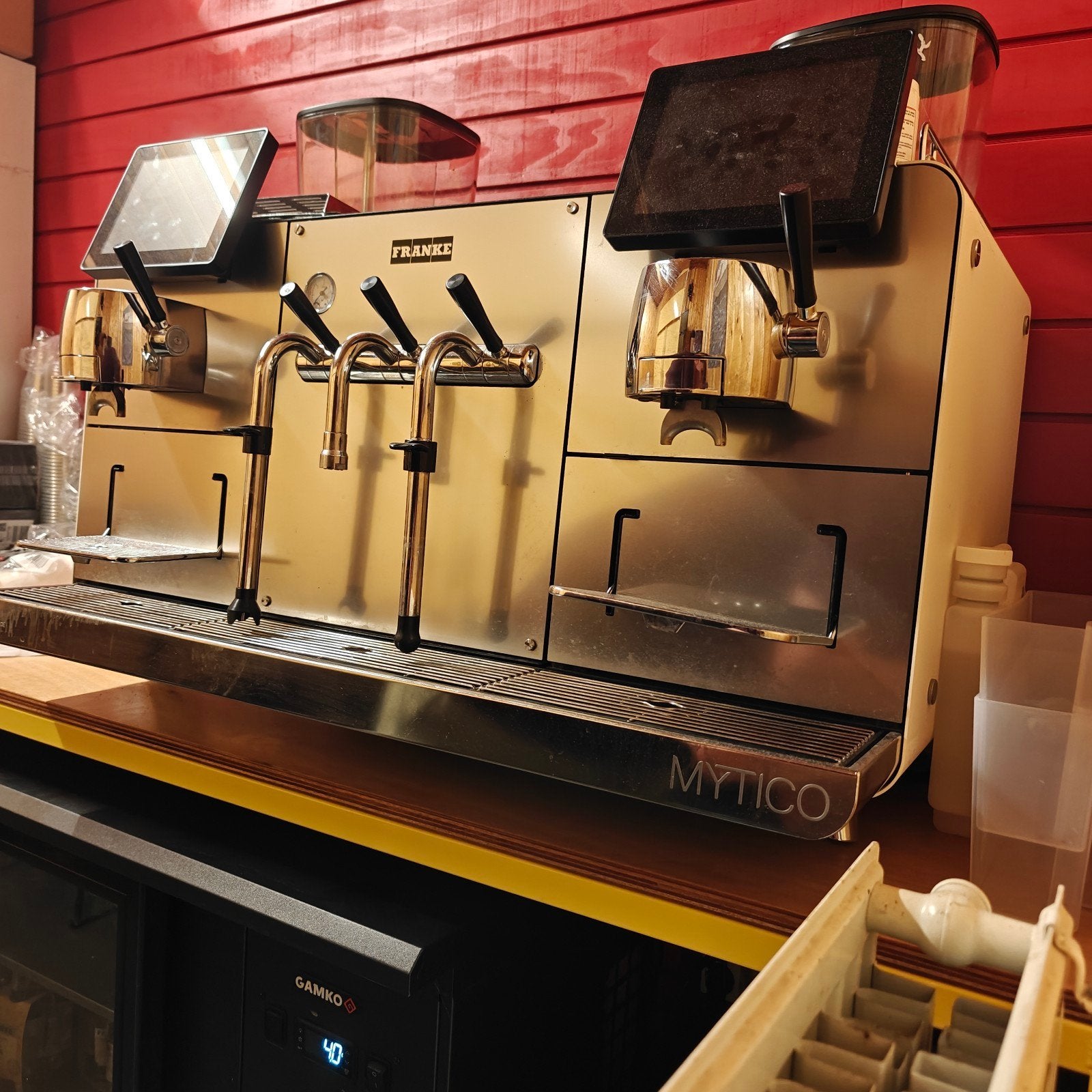 Foto 4 van Franke MYTICO III volautomatische koffiemachine