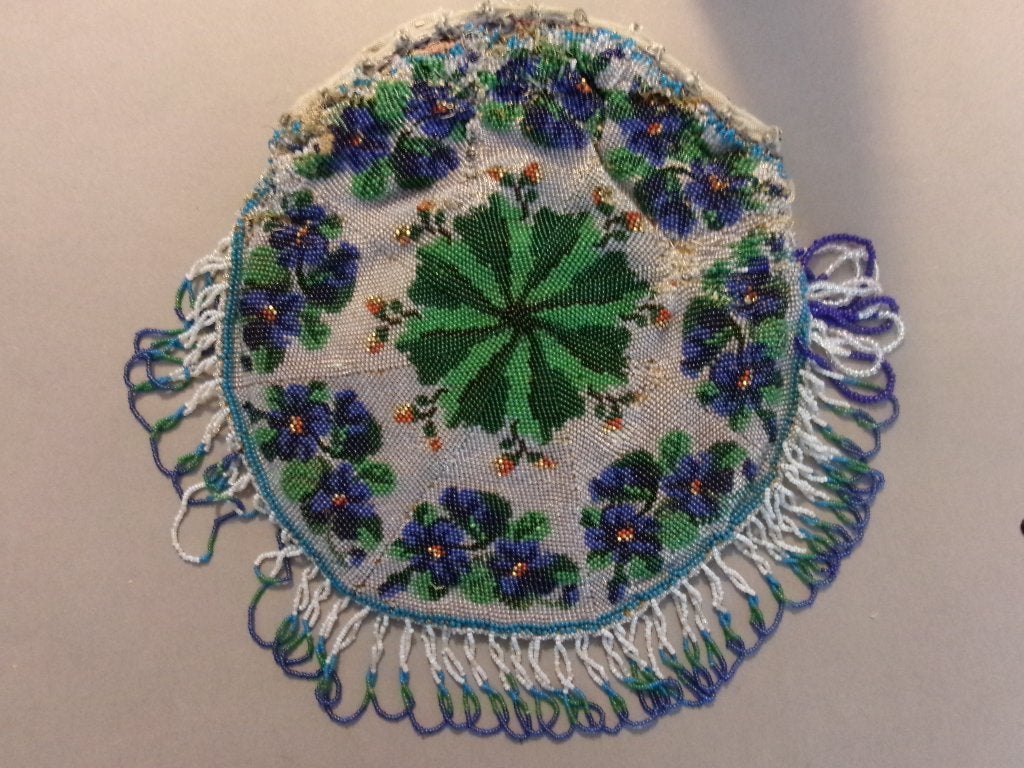 Antiek kralentas  gemaakt  van kleine glas kraaltjes, Antiek en Kunst, Verzenden, Dames