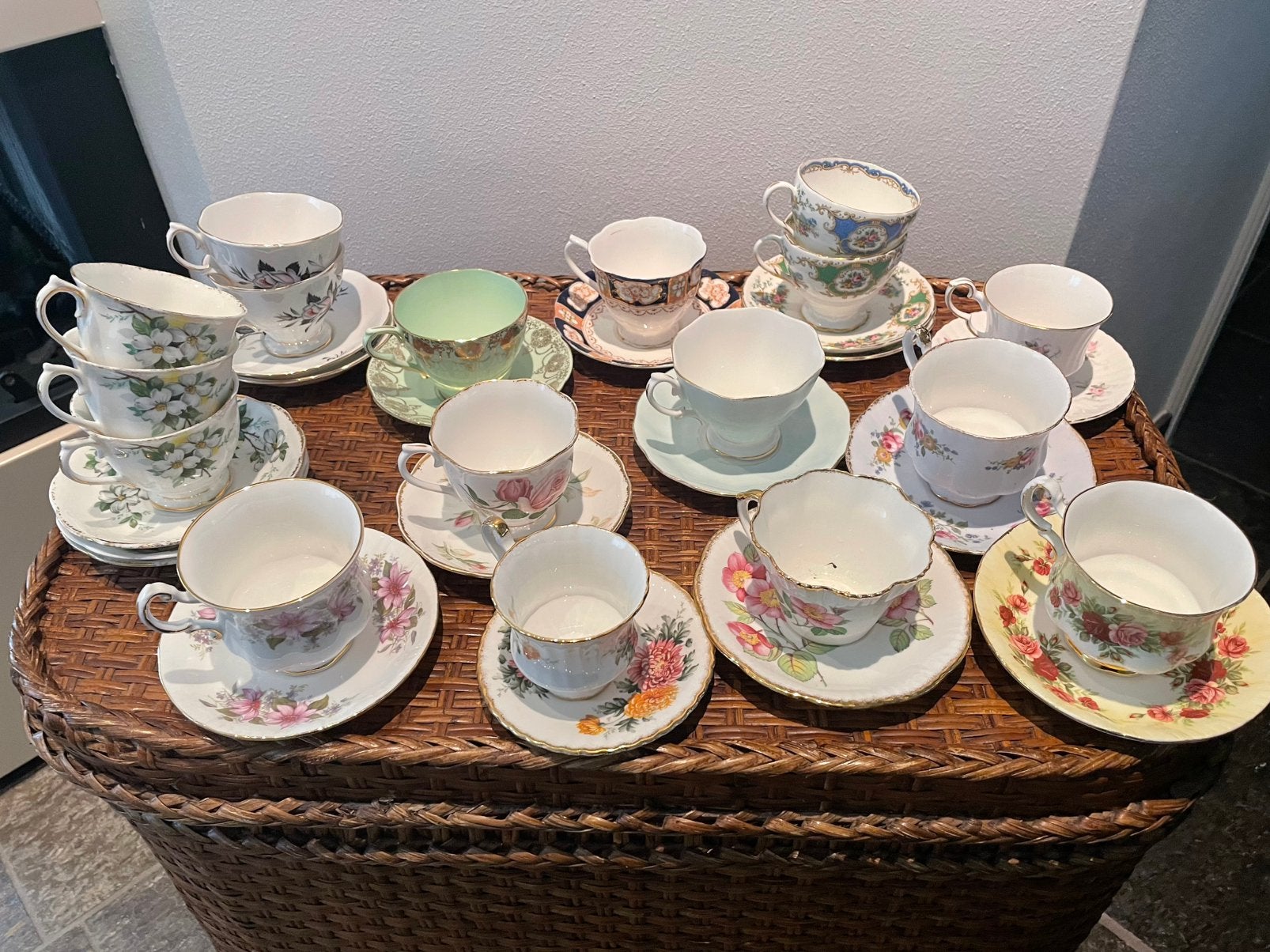 15 Royal Albert antieke theekopjes, Ophalen of Verzenden