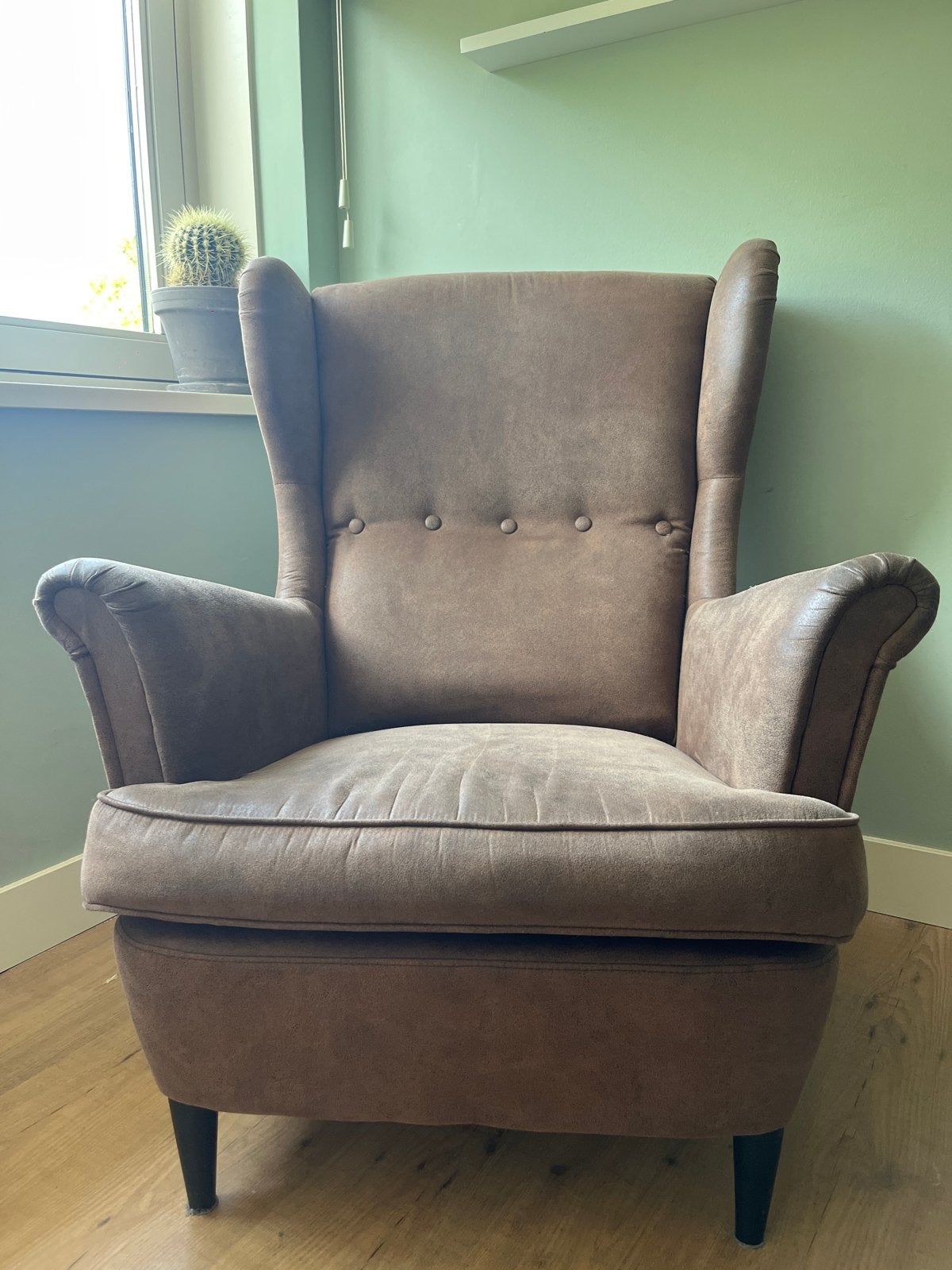 IKEA Strandmon Oorfauteuil - Bruin, Huis en Inrichting, Fauteuils, Ophalen, 75 tot 100 cm, Zo goed als nieuw, 75 tot 100 cm