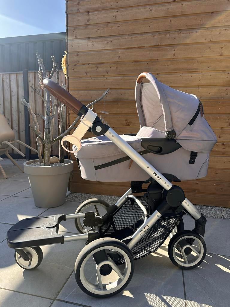 Mutsy EVO zilver/grijs met cognac details + stepje, Kinderen en Baby's, Ophalen, Gebruikt, Combiwagen, Met reiswieg