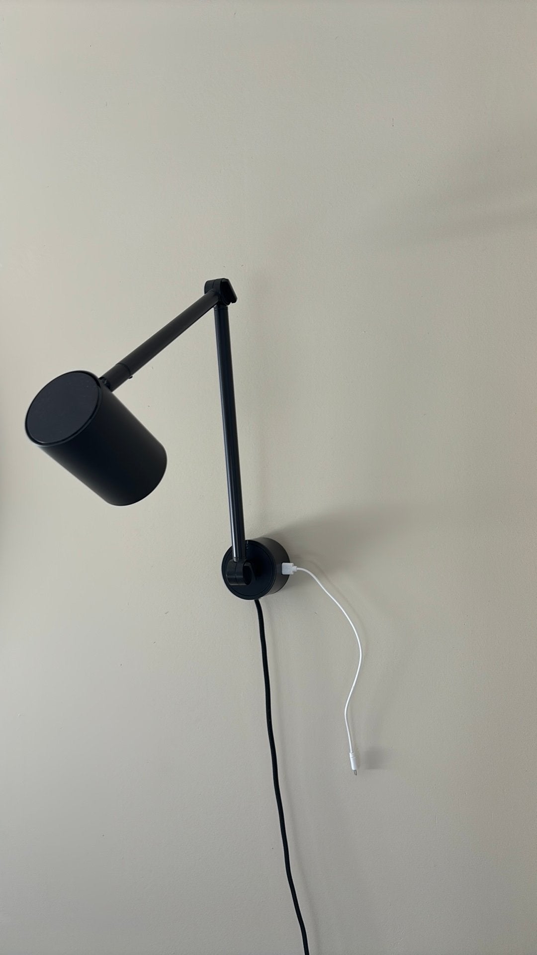 Muurlamp met usb van Ikea, Ophalen, Zo goed als nieuw